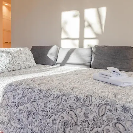 아파트 Redifined & Modern Close To Porta Nuova *