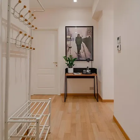 Redifined & Modern Close To Porta Nuova 아파트 *