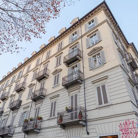 Redifined & Modern Close To Porta Nuova 아파트